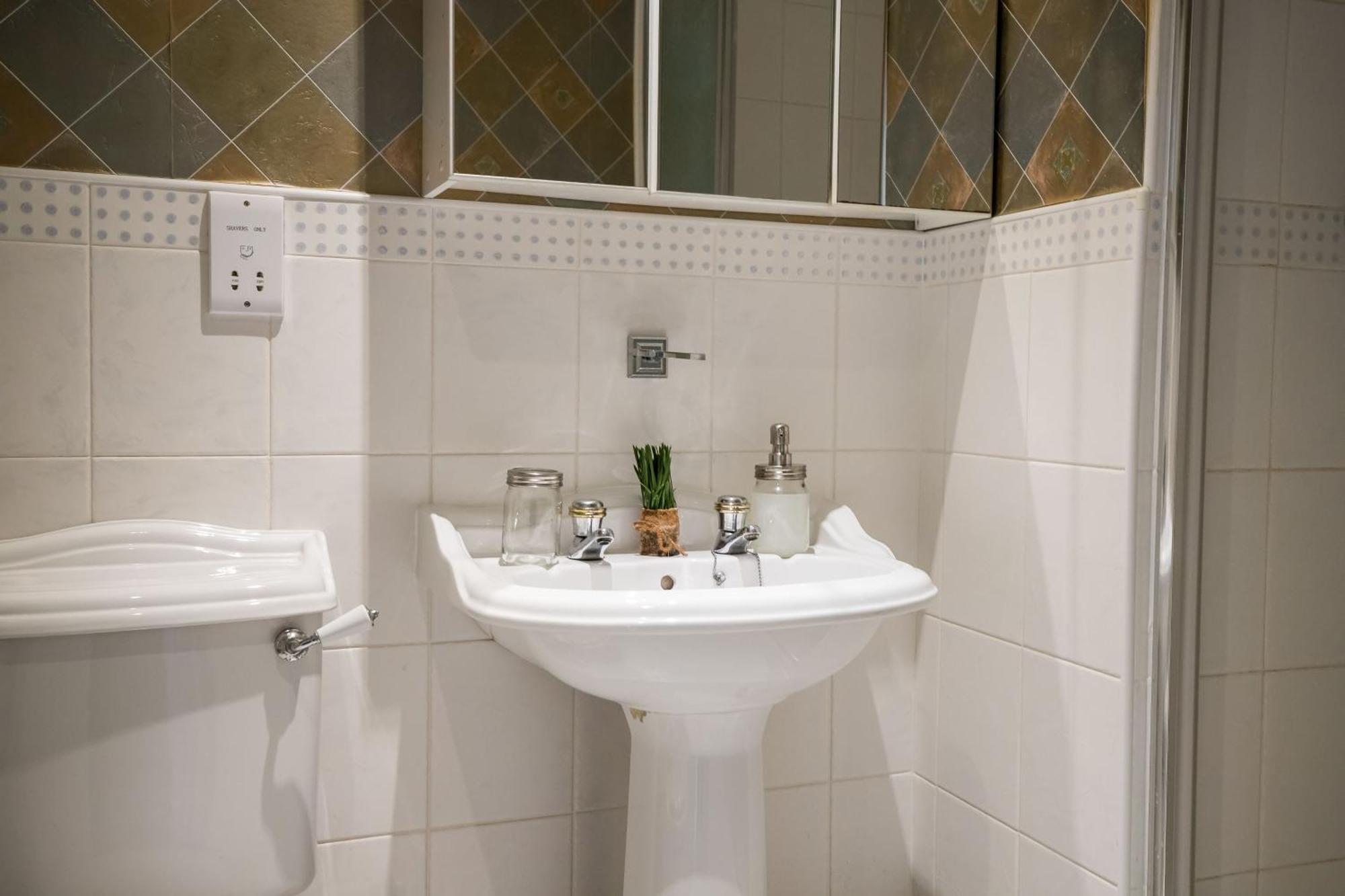 Hotel Spacious, 3 Bed House For 6 In Central Chester Exterior foto